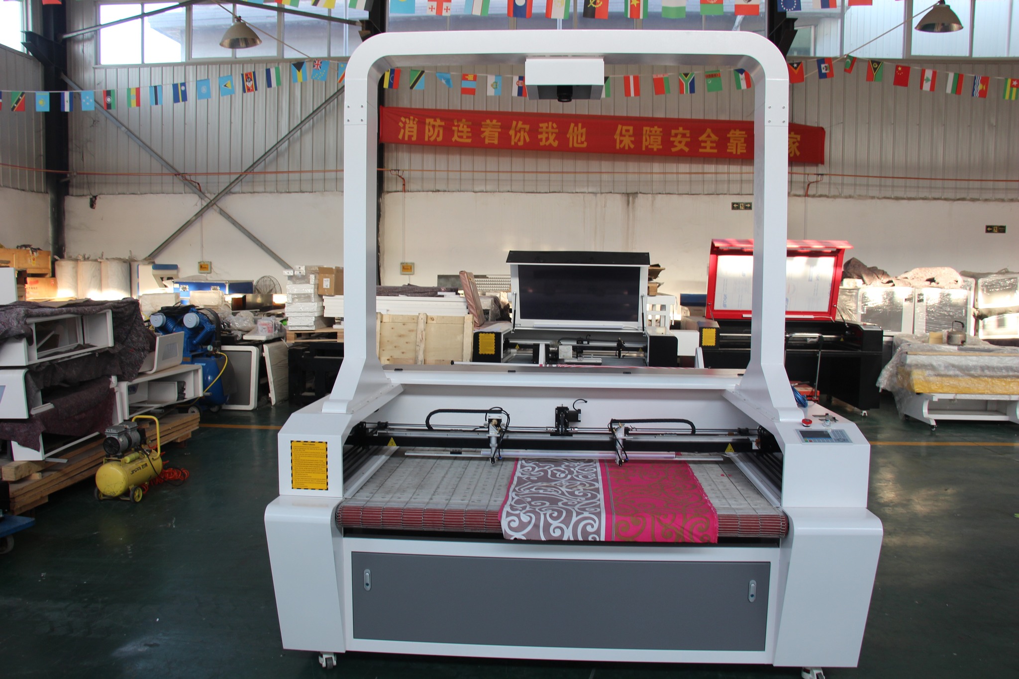 co2 laser cutting machine with big vision ccd camera for tex