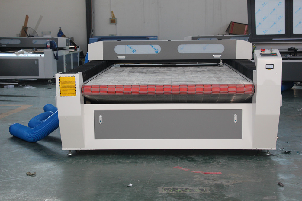 4x8 feet auto feeding co2 laser cutting machine for fabric c