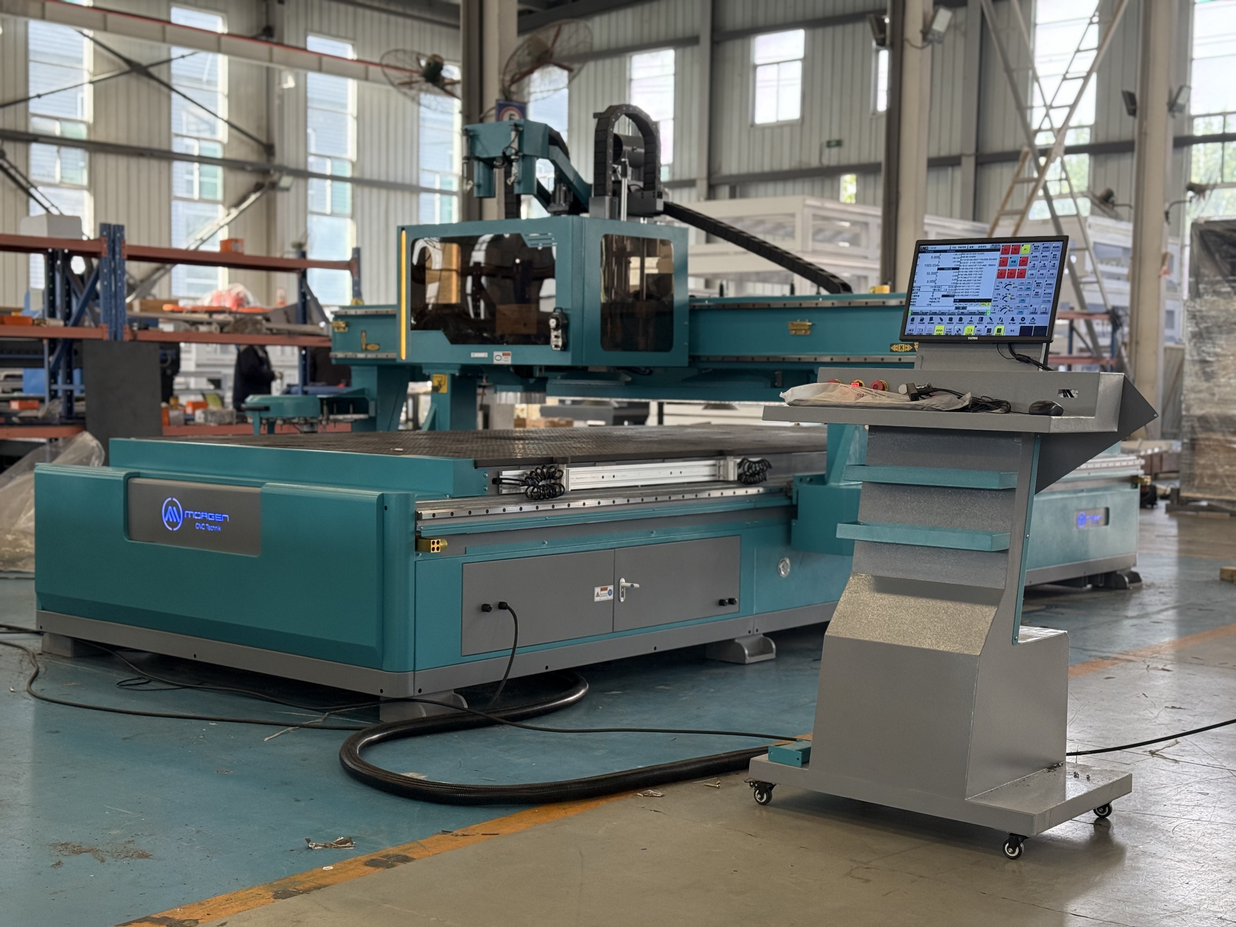 Cnc Router-QN2040 ATC cnc router with auto loading system and drilling